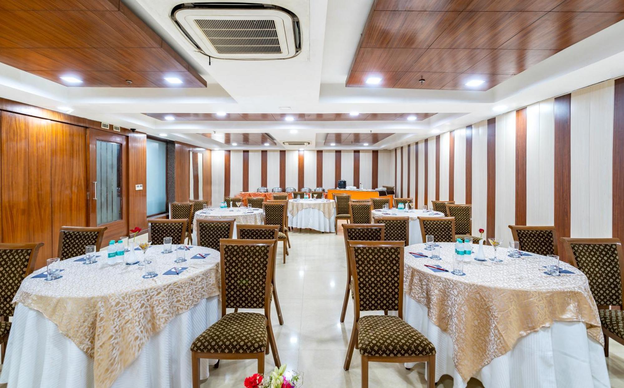 Zip By Spree Hotels Delhi Greater Kailash New Delhi Exterior photo